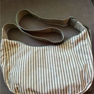 BAGGU Medium Crescent - Sage Stripes